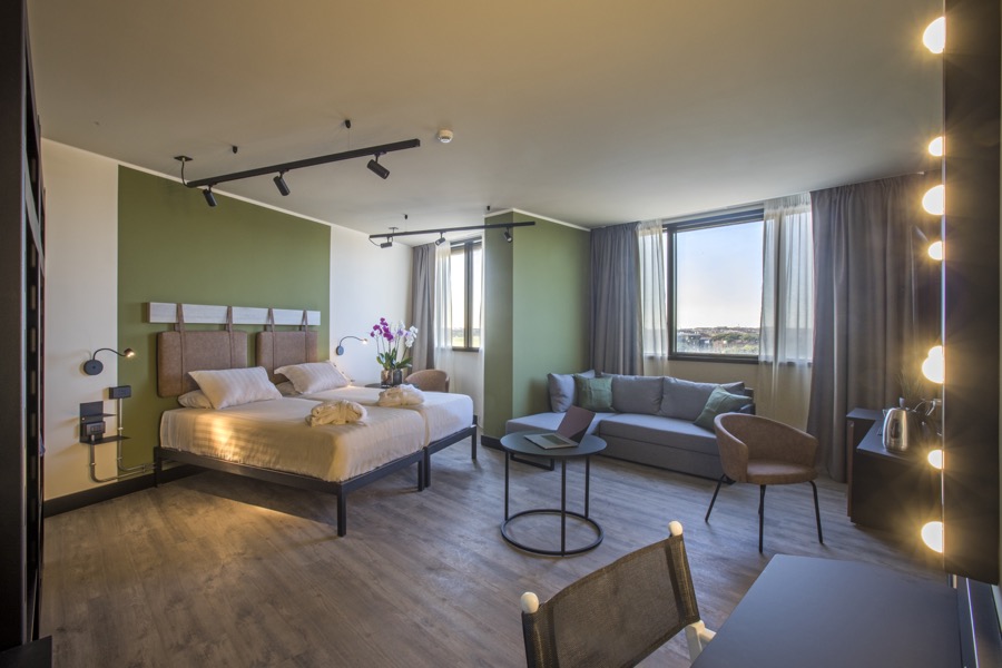 HOTEL CINECITT§&Agrave;